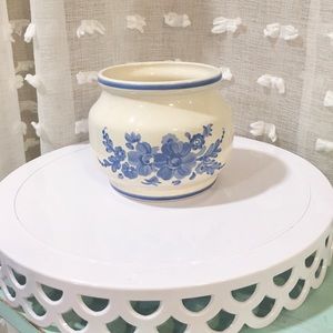 Blue and White Small Crock